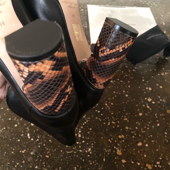 Sigerson Morrison Beatrice Ankle Booties Black - Picture 9 of 12